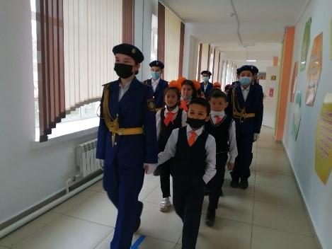 «Көшеде сақ бол!» тақырыбында  топтық жұмыс атқарылды.